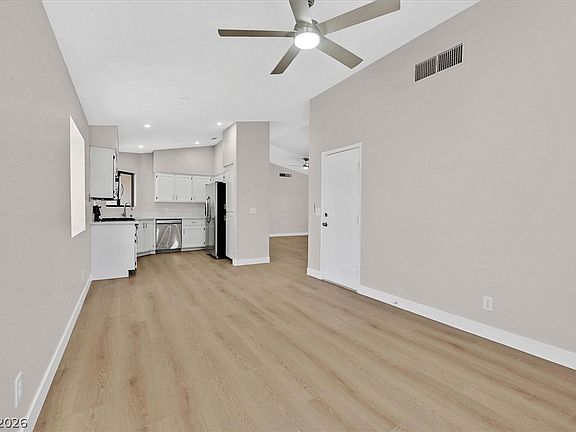 4th image of 370 Lander Dr