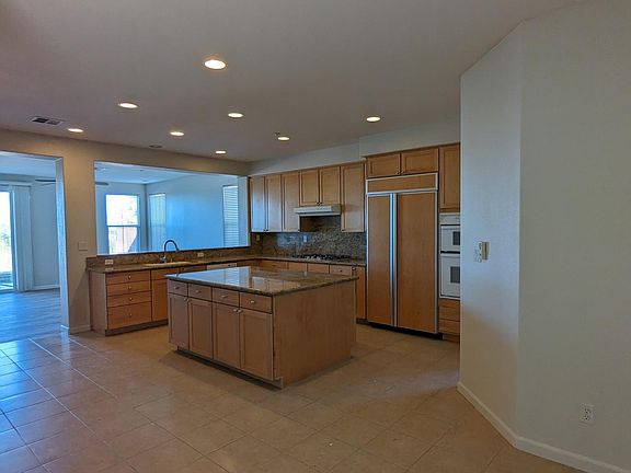 Kitchen with Large Island
