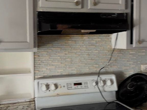 3rd image of 1810 Centre Ave NW
