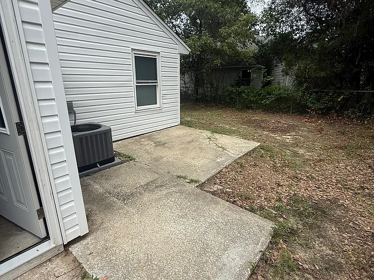 300 Macgregor Dr — Photo 15