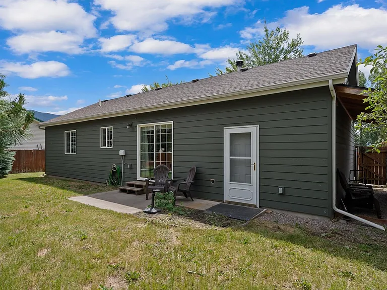 11 Karen Rd — Photo 17