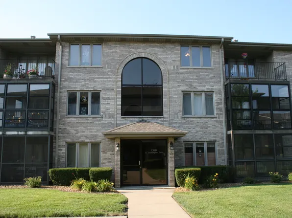13934 E Leamington Dr Unit 311, Crestwood, IL 60418