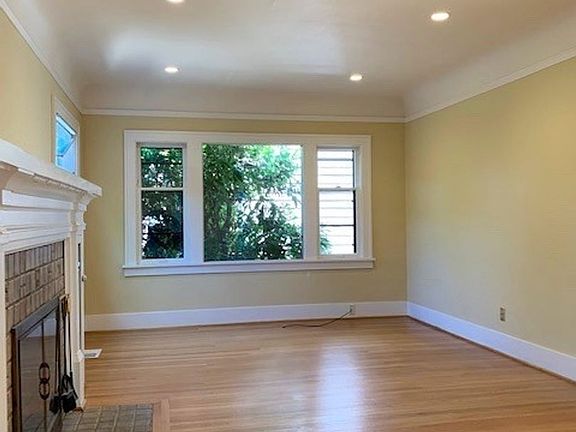 5th image of 2546 Queen Anne Ave N