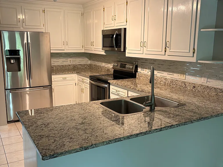 23 Lakeshore Dr #23 — Photo 16