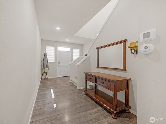 3rd image of 9814 Hawkins Avenue