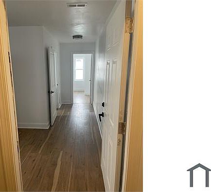 3rd image of 1941 N 23rd St Floor 1