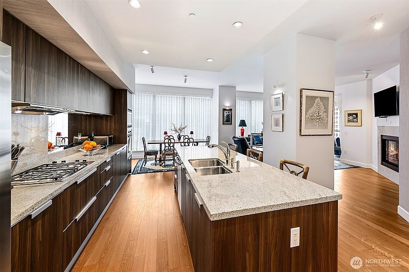 5th image of 1920 4th Avenue #408