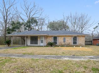 9511 Governor Beauvais Dr, Baton Rouge, LA 70811