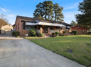 902 Robinson Rd, Portsmouth, VA 23701