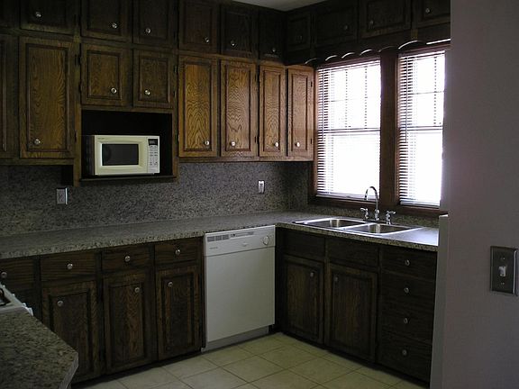 2nd image of 3806 Davenport St
