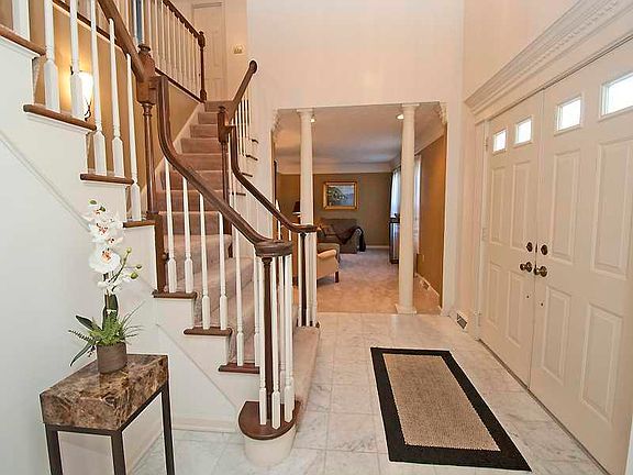 3rd image of 2527 Elkridge Dr