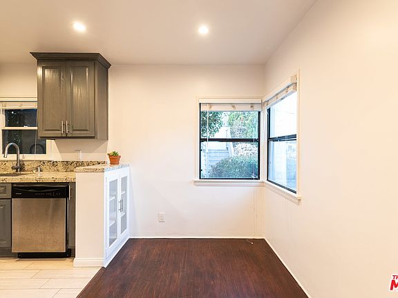 4th image of 2029 Oak St APT B