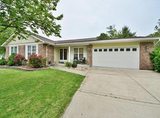 27 Country Creek Dr, Saint Peters, MO