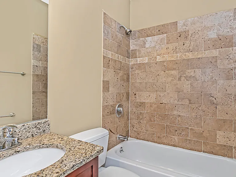 2048 W Hood Ave #3B — Photo 9