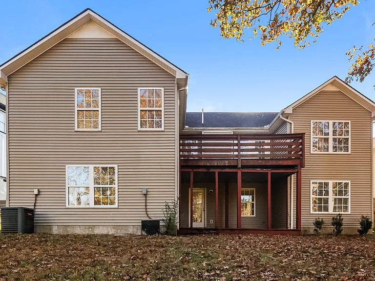 1052 Blue Mountain Ln — Photo 17