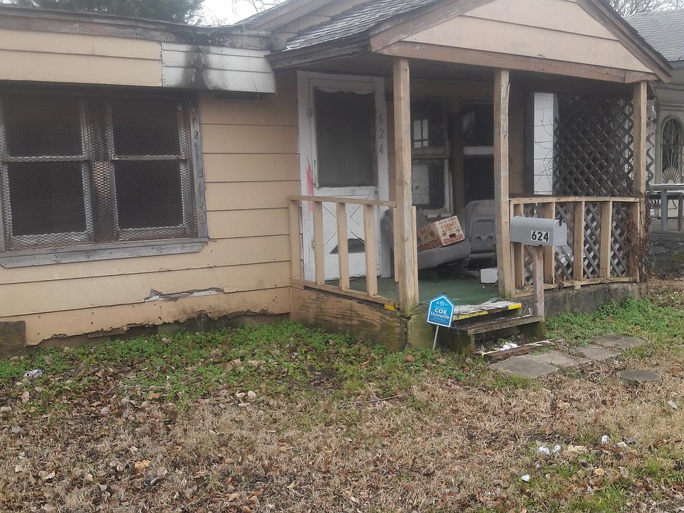 1st image of 624 SE 15th St