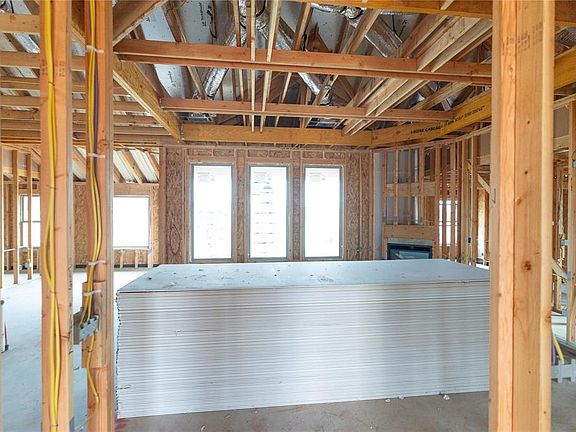 2nd image of 8216 Mountain Oak Dr