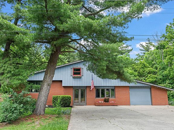 3rd image of 1115 Sites Lake Dr