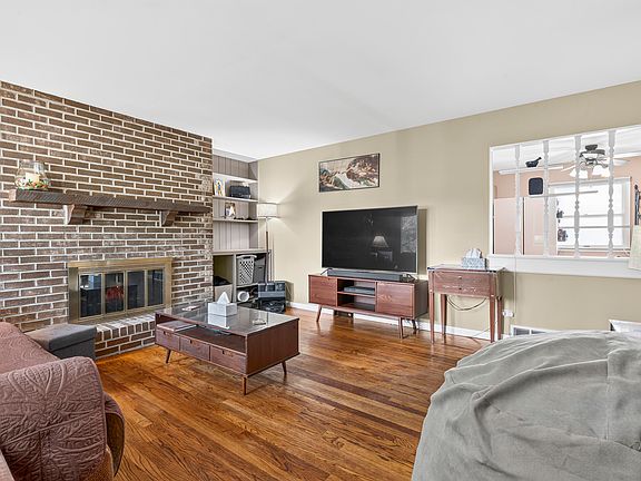 4th image of 3502 44th St