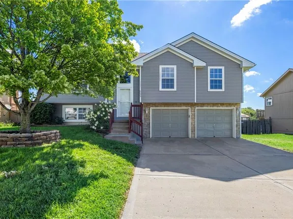 8633 N Mersington Ave, Kansas City, MO 64156