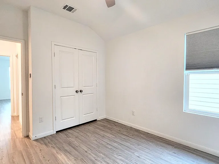 2875 Green Finch — Photo 10