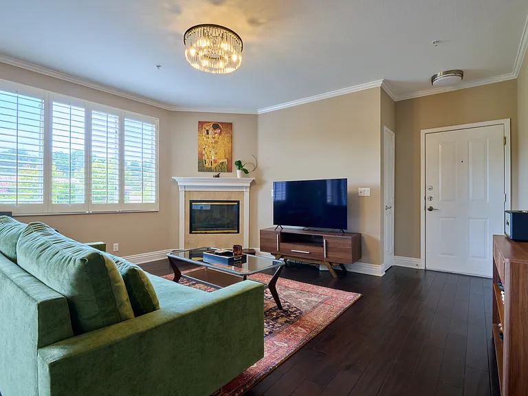 22681 Oakgrove — Photo 4