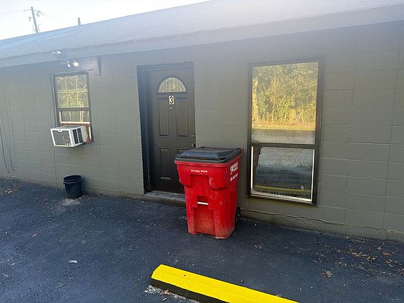 2nd image of 37333 Anderson Rd APT 3