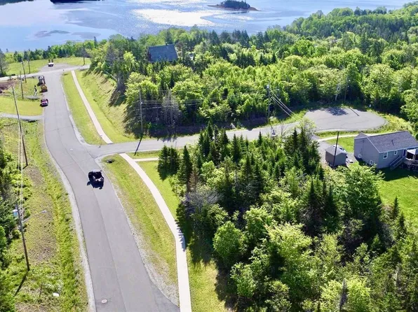 6 Drysdale Pl, Guysborough, NS B0H 1N0