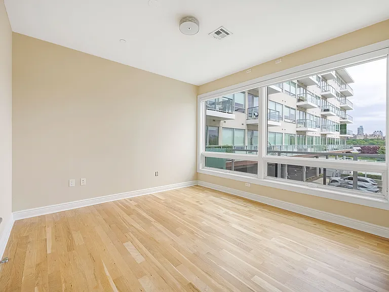 10 Main St #101 — Photo 4