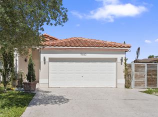 19660 NW 83rd Ave, Hialeah, FL 33015