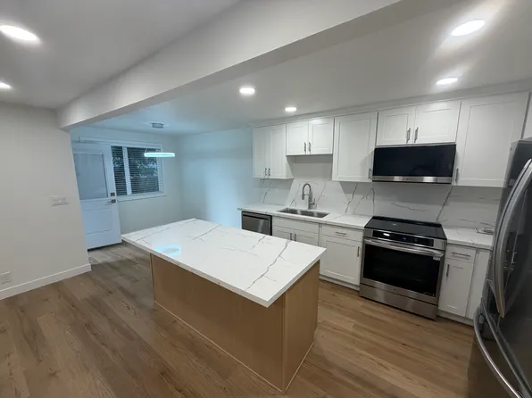 929 N 167th St, Seattle, WA