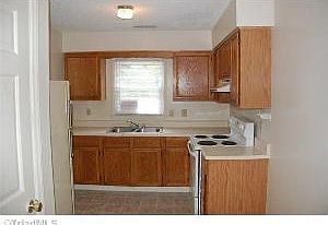 2nd image of 1301A Willard St