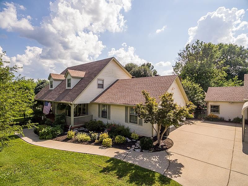 1st image of 102 Airview Dr