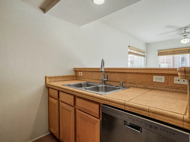 2210 Miguel Chavez Rd #MC-1418 — Photo 5