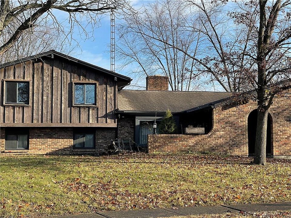 1st image of 7440 Larissa Ct