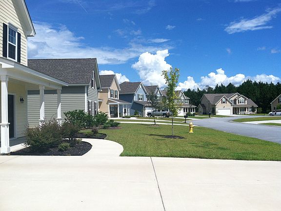 25 Cross Gate is on a quiet cul-de-sac