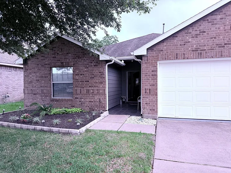 10918 Barker Gate Ct — Photo 2