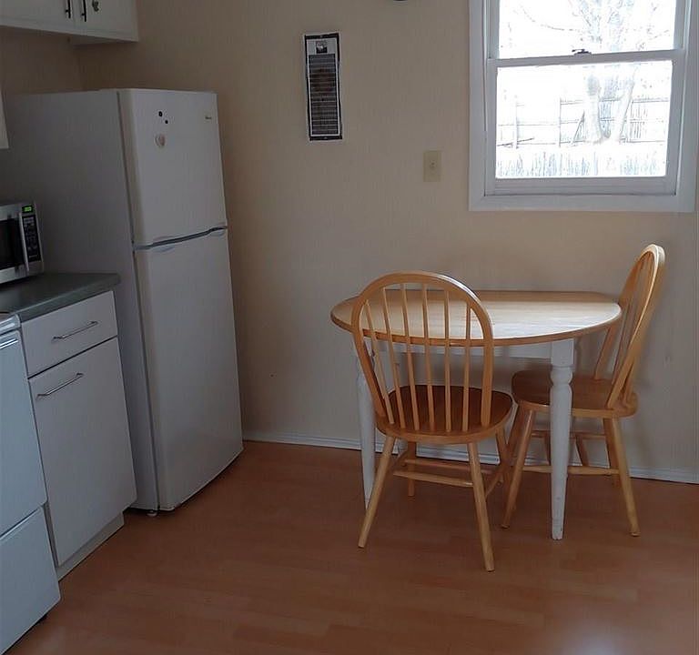 2nd image of 14 Bowman St #2