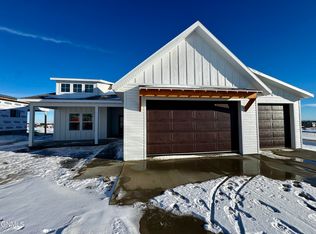 3022 29th Ave W, Williston, ND 58801