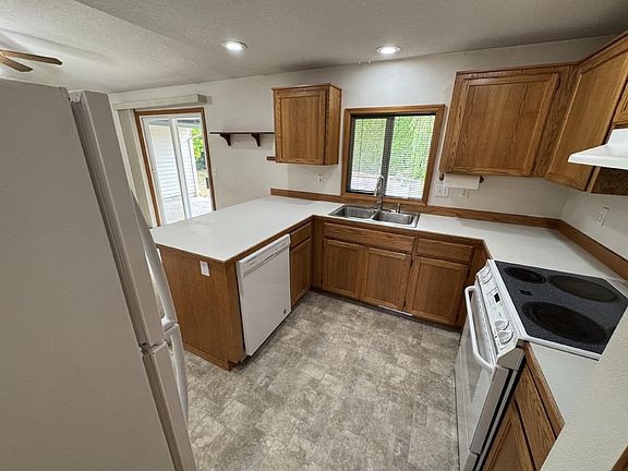 5th image of 4403 SE Logus Rd
