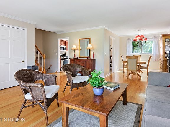 5th image of 89 Kenilworth Ave