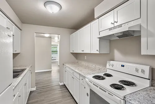 2025 Eastman Ave Photo 1