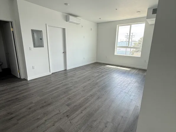 516 N Fries Ave, Wilmington, CA 90744