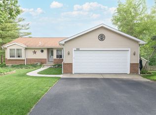 926 Summer Hill Ct, Antioch, IL