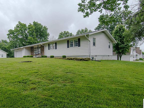 2nd image of 100 W Calvird Dr