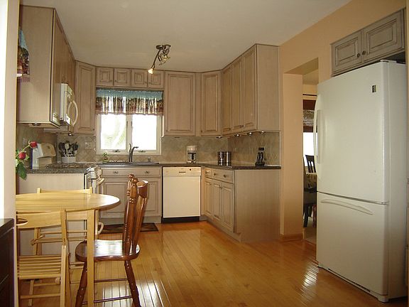 3rd image of 5179 Chambers Dr