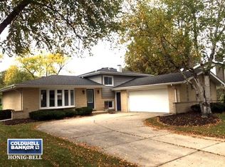 7132 Grand Ave, Downers Grove, IL 60516