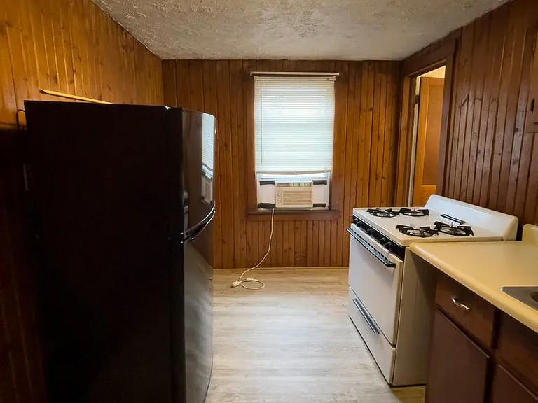 808 W Beechwood Ave — Photo 9