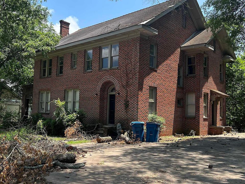 1st image of 110 Washington Pl N
