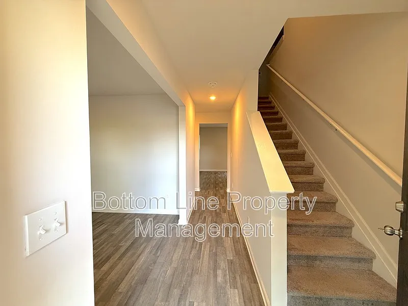 4 bed, 2.5 bath, 2014 sqft, $2,050 — Photo 3